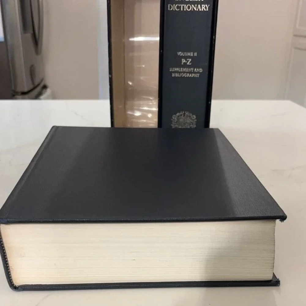 The Compact Edition of the Oxford English Dictionary 2-Volume Set with Slipcase